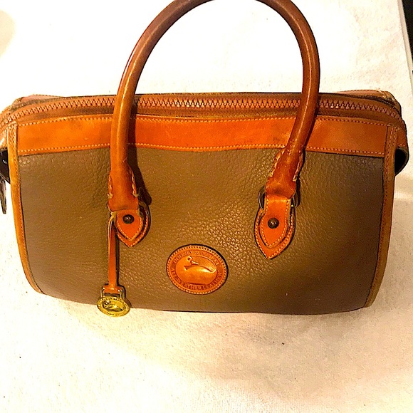 Dooney & Bourke Handbags - Dooney & Bourke purse.